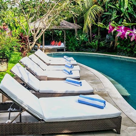 Villa Sipo Seminyak Rum bild